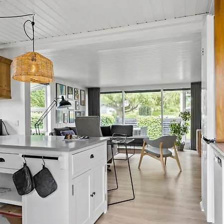 Lovely In With Wifi Holiday home *