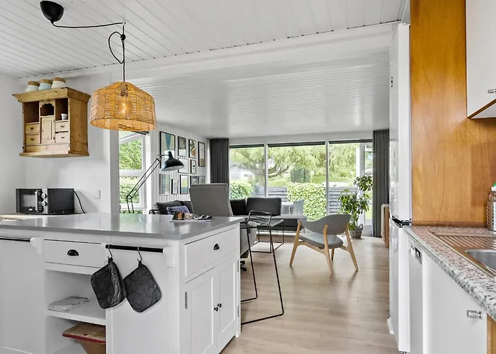 Lovely In With Wifi Holiday home *